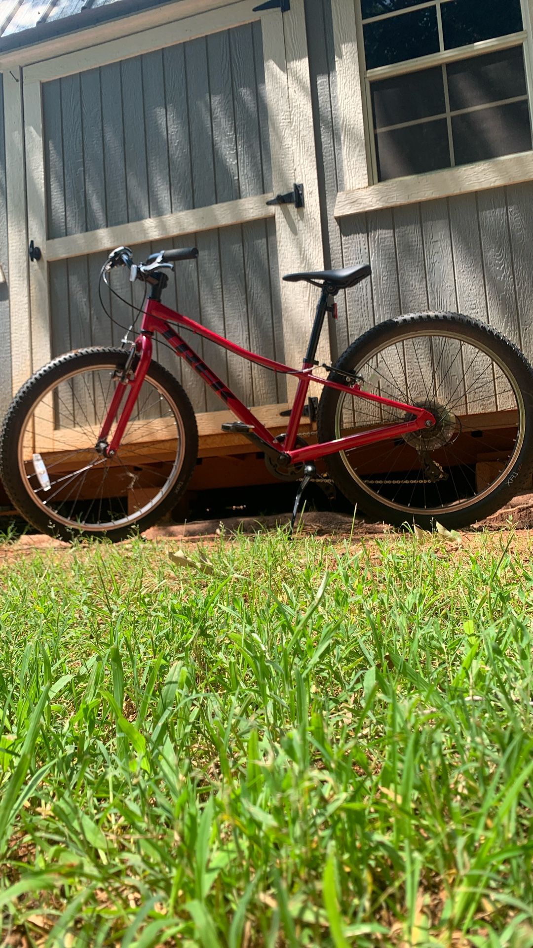 Trek Precaliber 24 - 8 Speed, Bright Cherry Red And Black
