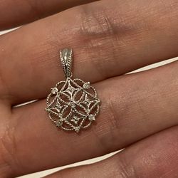 10K GOLD DIAMOND PENDANT