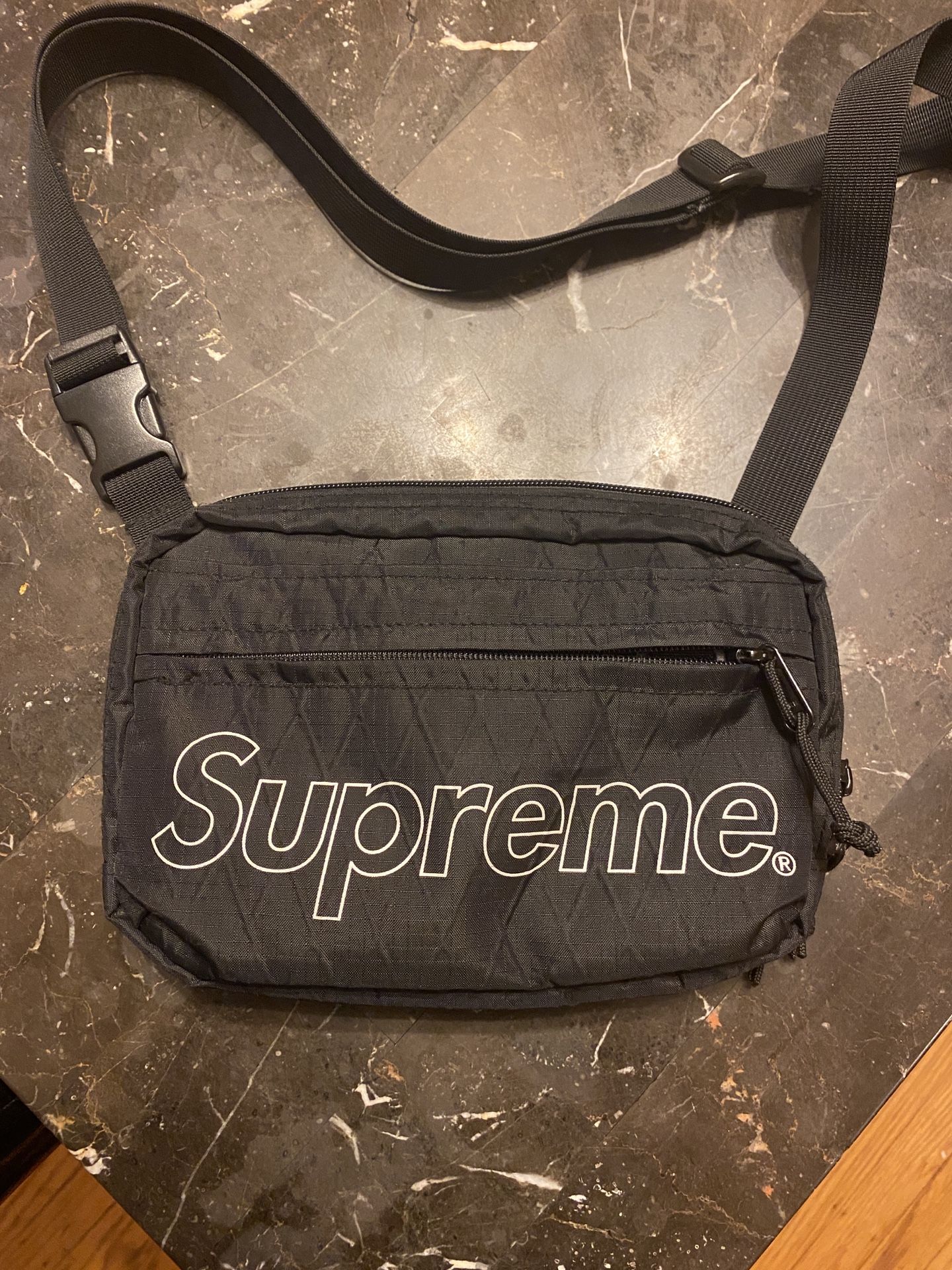 Supreme Shoulder Bag (FW18)