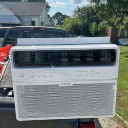 Window AC Air Conditioner Unit ( Toshiba ) 10,000BTU as pictured- works great! 19w 14 t 22d