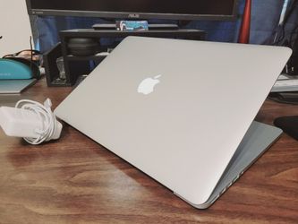 15in Apple MacBook Pro. Core i7, 15