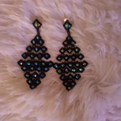 Black Beautiful Diamond Shape Earrings