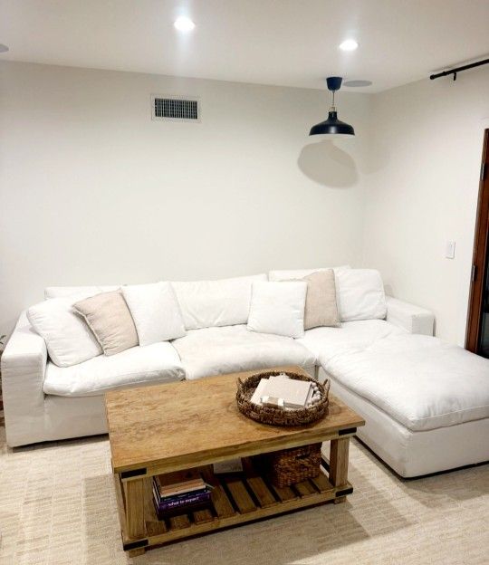 Beautiful White 4pc Cloud Couch