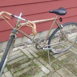 Vintage 1981 Aerowind Racing Huffy 
