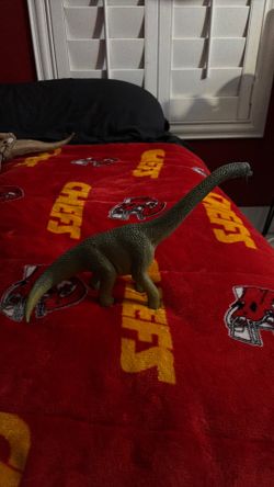 Theropod Dinosaur Figure – Good Condition