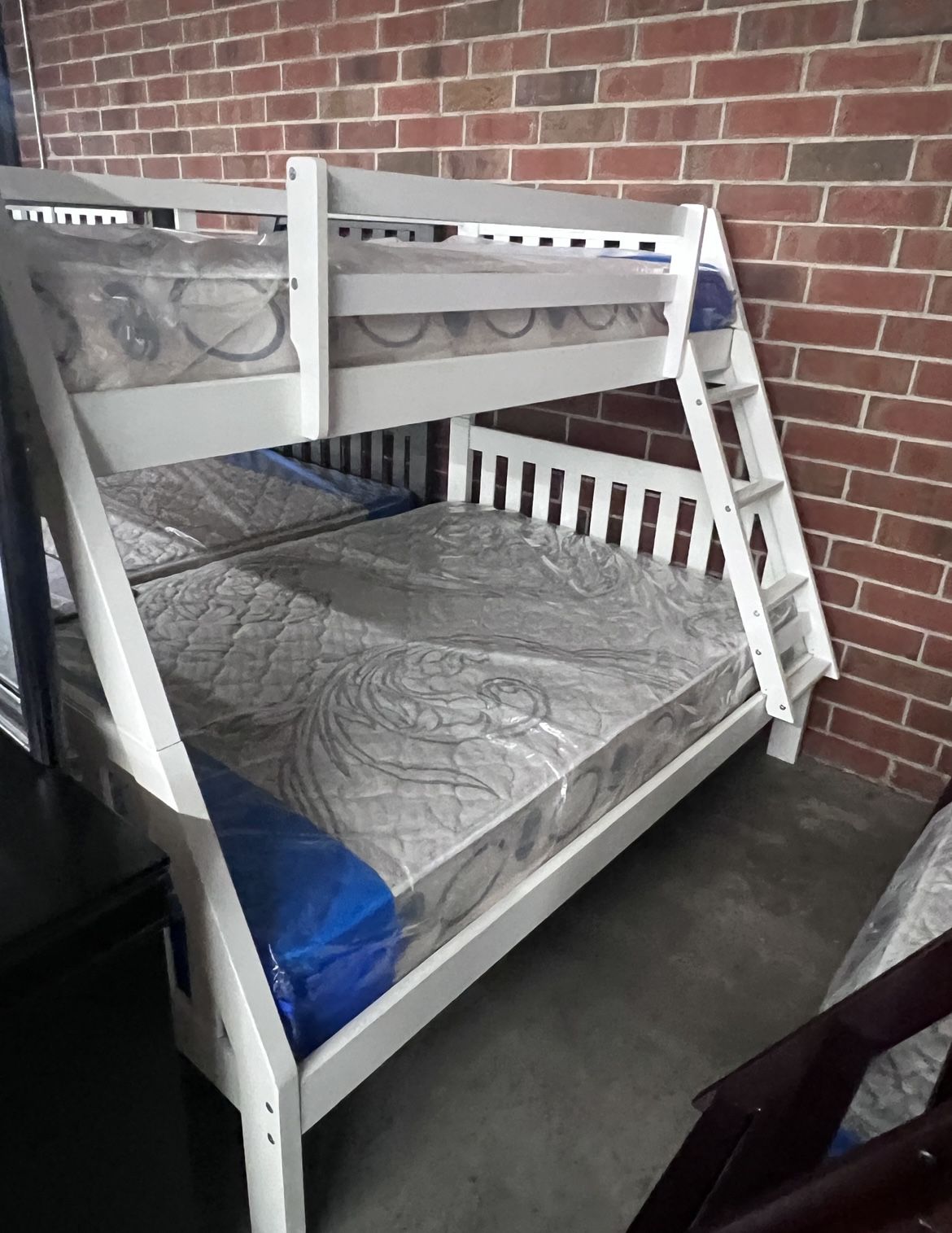 Twin/full Bunkbed With Mattresses! 3 Colors 