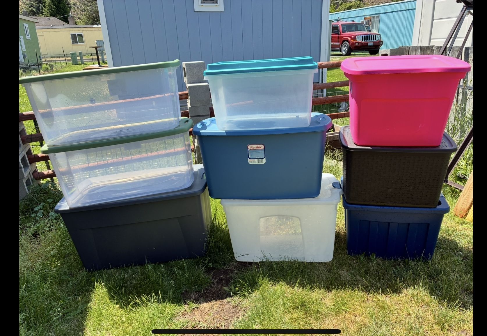 9 containers (including three or more large/extra large containers) altogether $120!!! first come first get!!!! Please do not message me unless you