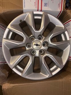 Chevrolet Silver Alloy Wheel Rim