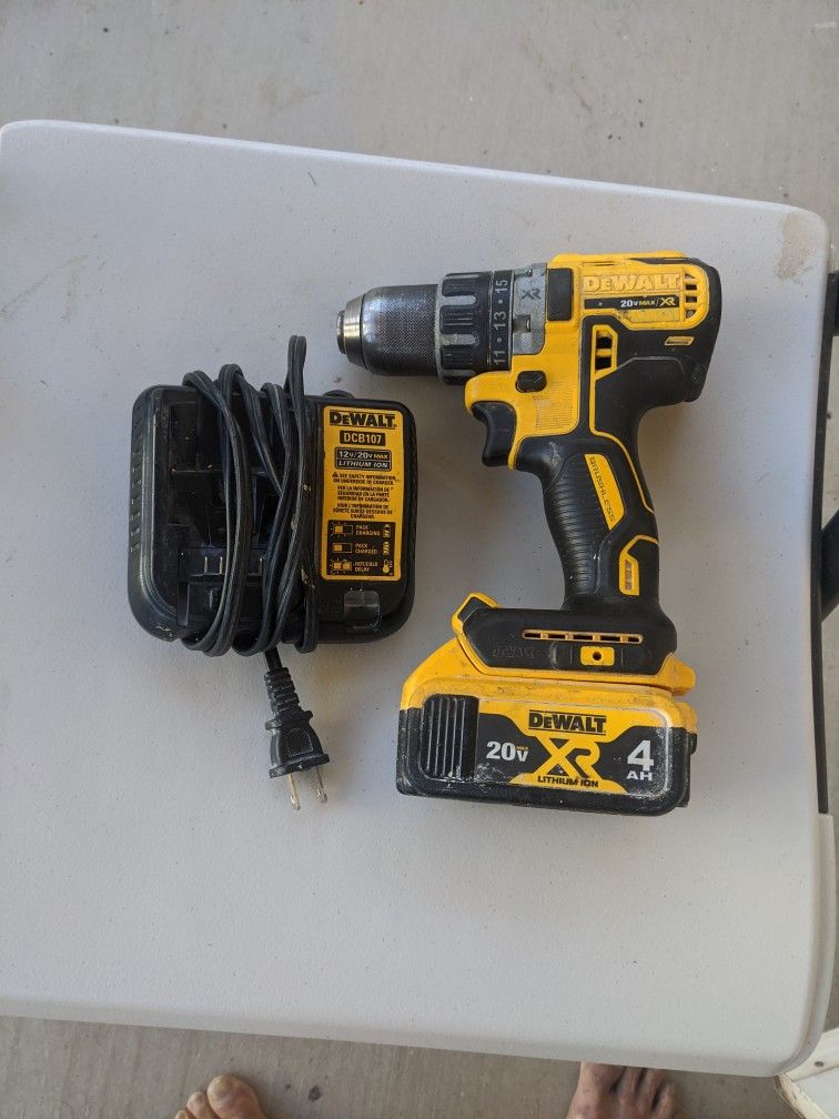 Dewalt cordless drill set
