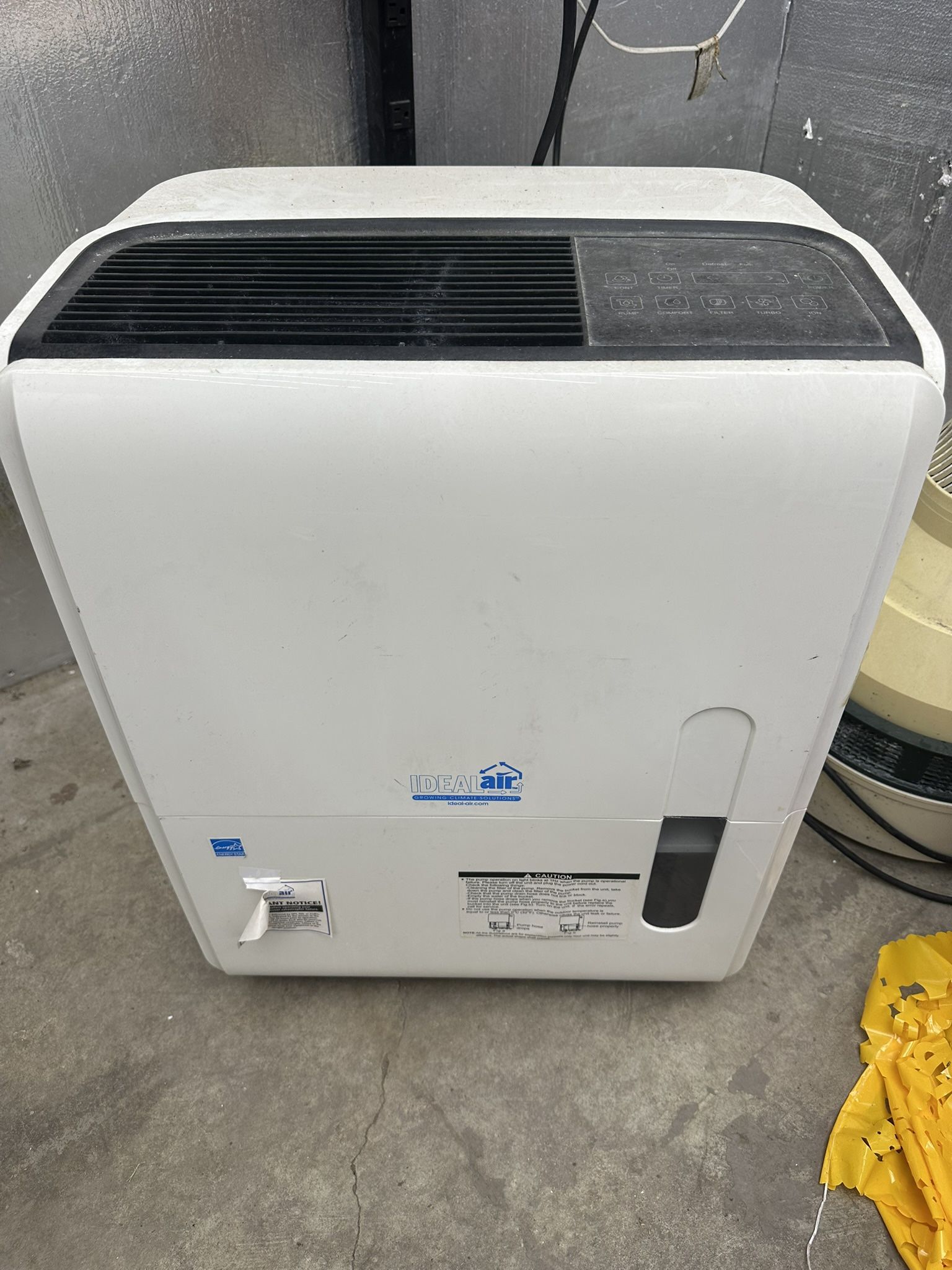 Dehumidifier 