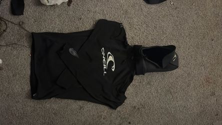 O’NeiLL long sleeve wetsuit top with hoodie