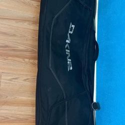 SNOWBOARD, SNOWBOARDING GEAR AND BAG