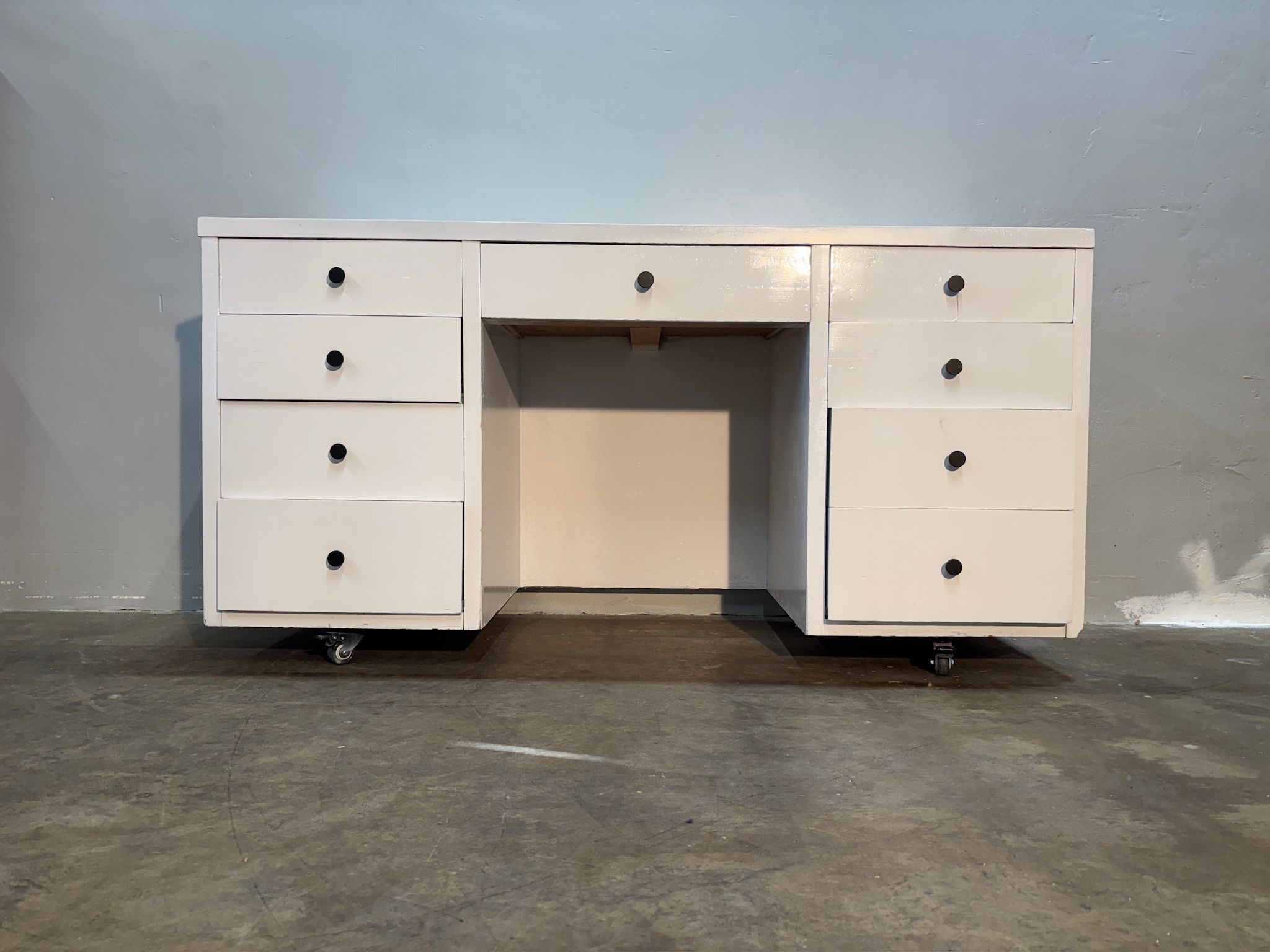 Vintage White Lacquer Desk - Workable