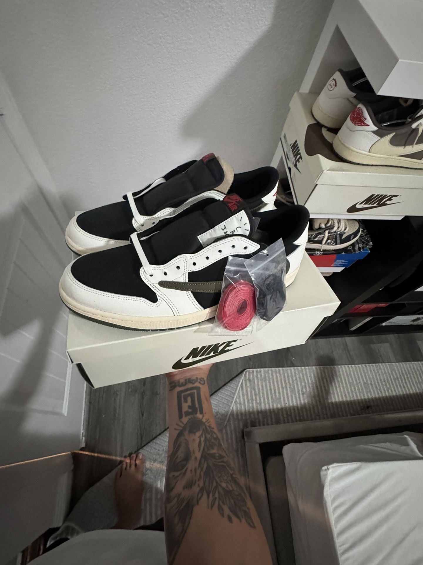 Jordan 1 Low Retro Low OG Travis Scott Olive (Women)