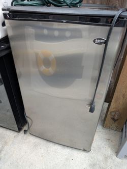 Sanyo SR-4433S 4.4 cu. ft. Compact Refrigerator, Mini Fridge
