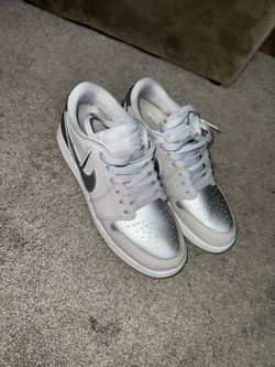 Nike Low-Top Sneakers, White & Silver