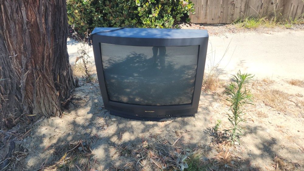 FREE CRT TV curbside Works