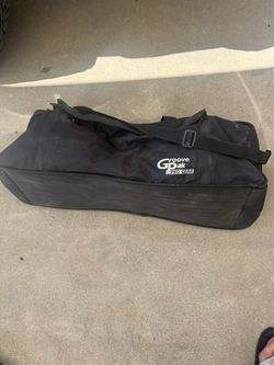 GroovePak PRO GEAR duffel bag features a reinforced base and an adjustable shoulder strap in real good shape