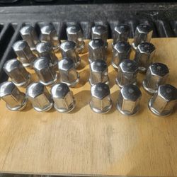 Chevy Silverado Lug Nuts