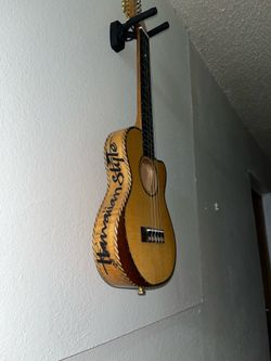 Jam sesh on the Tenor ukulele