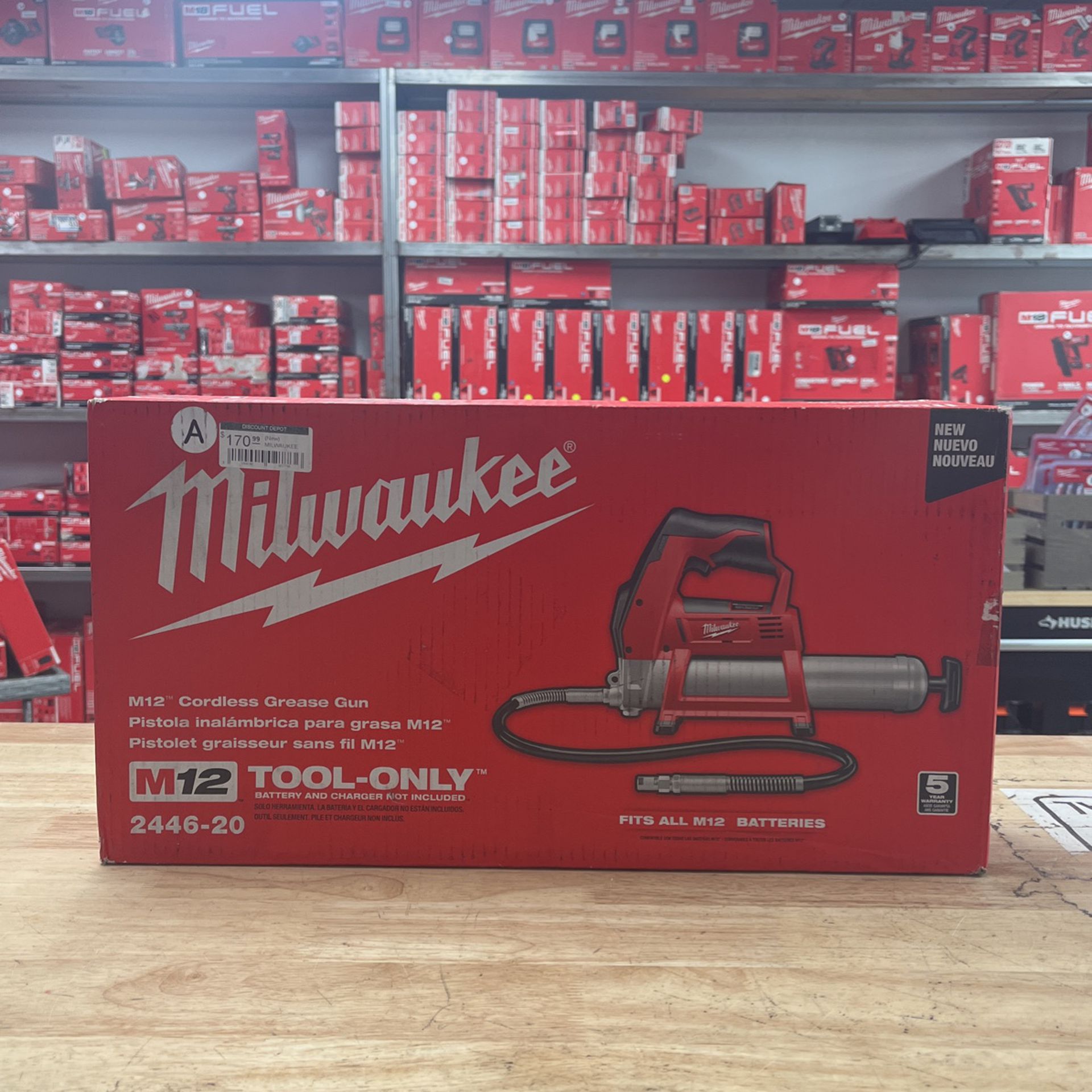 Milwaukee M12 12V Lithium-Ion Cordless Grease Gun (Tool-Only)