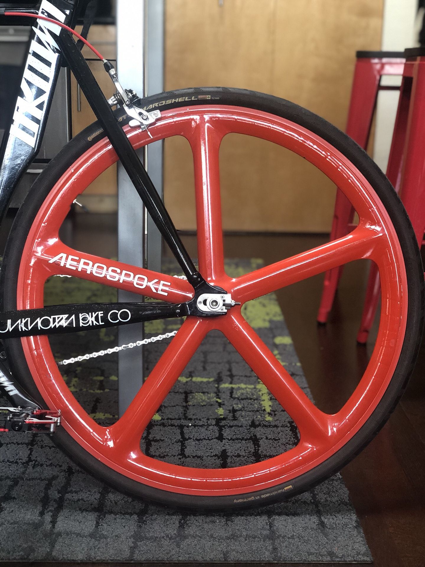 Aerospoke Carbon Rear track Wheel ONLY fixie single speed bike bicycle red with 18t freewheel.