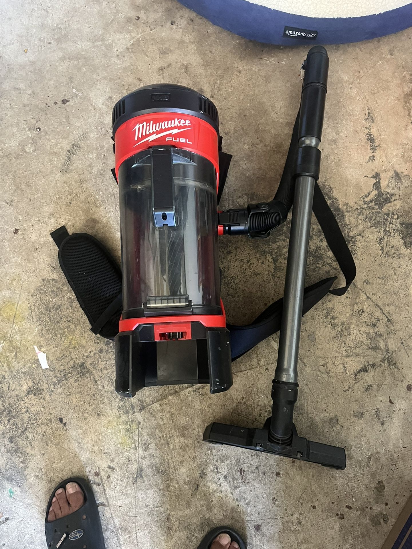 Milwakee 1 Gal Vacuum