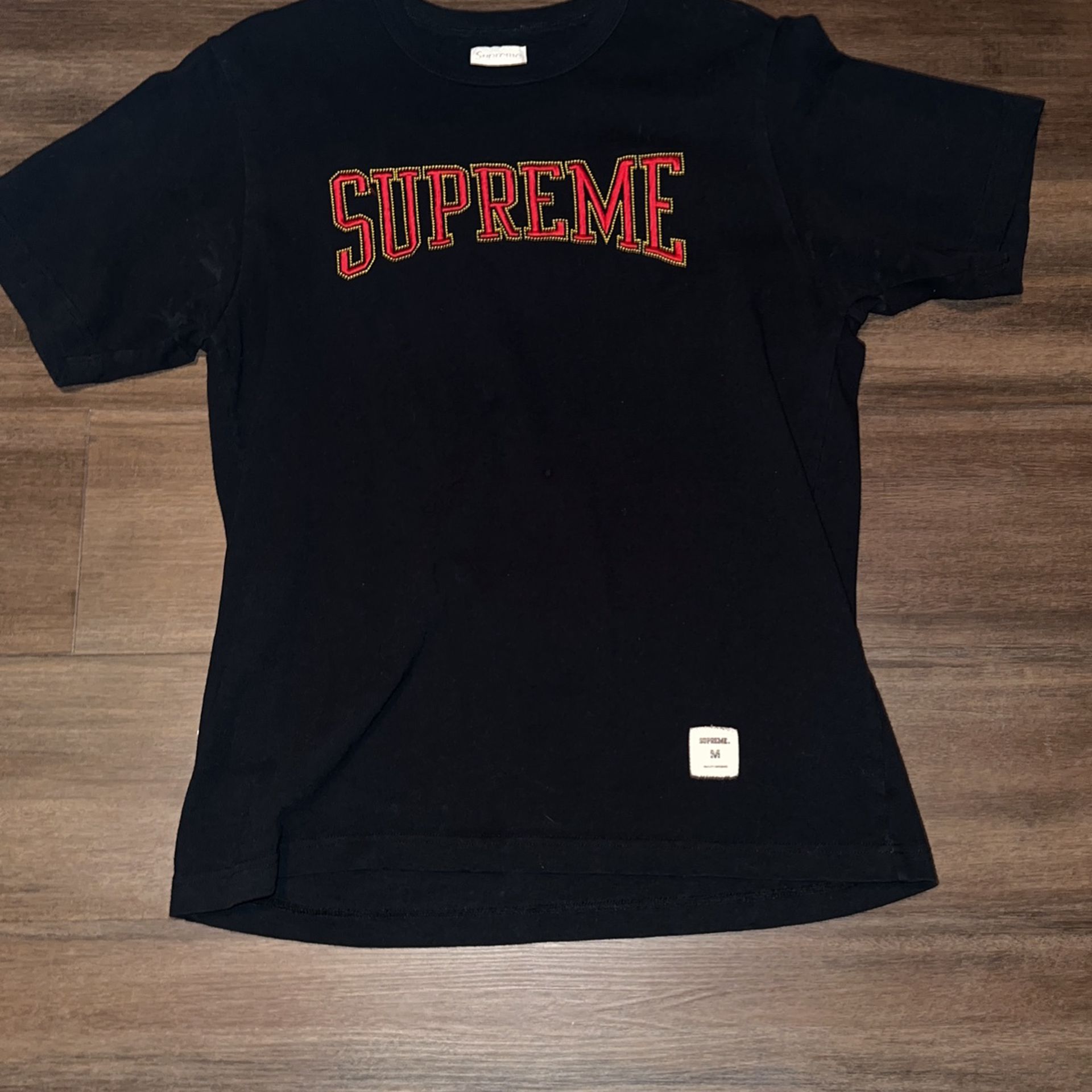 Supreme Tshirt ( M ) 