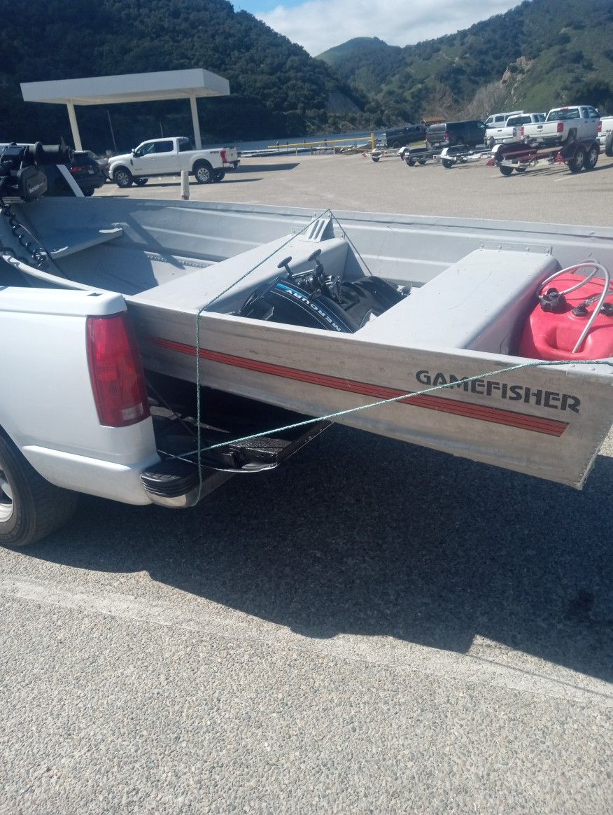 10ft Gamefish With A Motor guide 45 Trolling Motor And A 7-5 Mercury 1985 2 Stroke Mother Motor Has New Water Pump And New Carb Kit Installed  