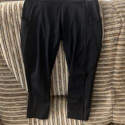 Lululemon Size 4 Leggings With Pockets 3/4 Length