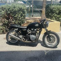 2011 Triumph Thruxton 900 EFI