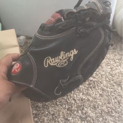 Buster Posey Model Catchers Glove Size 34 1/2