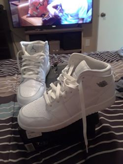 Nike Jordan 1 size 7Y