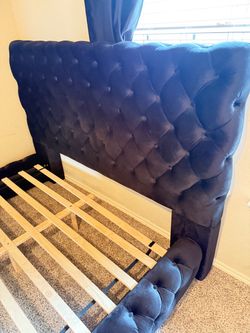 Queen Platform Bed (Black Velvet)