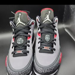 JORDAN SON OF MARS LOW CEMENT GREY GYM RED ATHLETIC SNEAKER -580603-004-