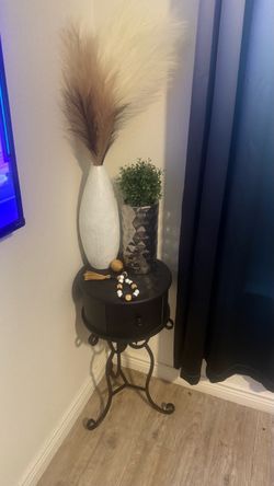 Plant stand or corner stand