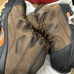MENS WOLVERINE WORK BOOTS SIZE 9.5 NEW