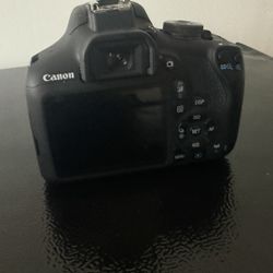 Canon EOS T7 rebel With Zoom Lenz 