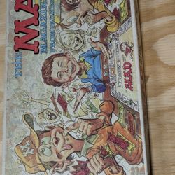 Vintage 1979 THE MAD MAGAZINE GAME Parker Brothers Board Game