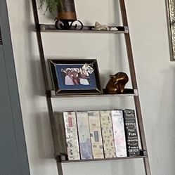 Solid Wood Leaning Ladder Shelf