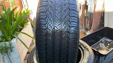 225 55  R16 4 for $400 KUMHO ECSTA PA31. Instaladas
