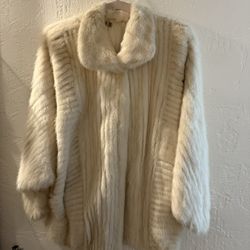 Vintage White Fox Fur Button Coat Jacket With Dolman Sleeves 
