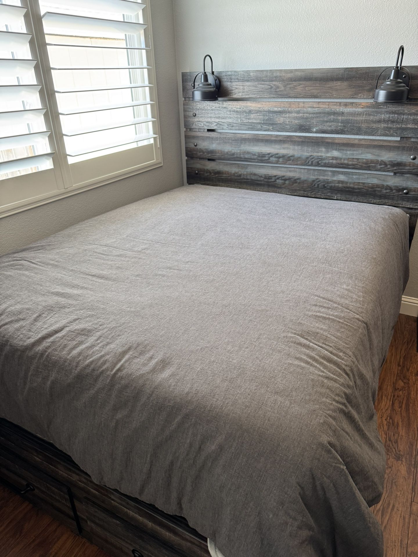 Ashley Signature Bed Set Drystan Series