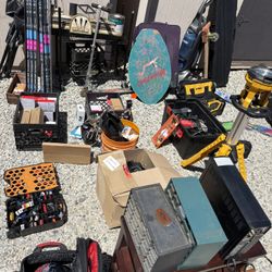 Garage Sale Now! 2918 Klamath Ave, Simi Valley 