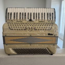 Titano Titan piano accordion