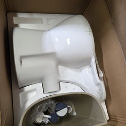 Simple Project
19 in. 2-Piece 1.0/1.6 GPF Rear-Outlet Dual Flush Round High Toilet in White (Seat Included)