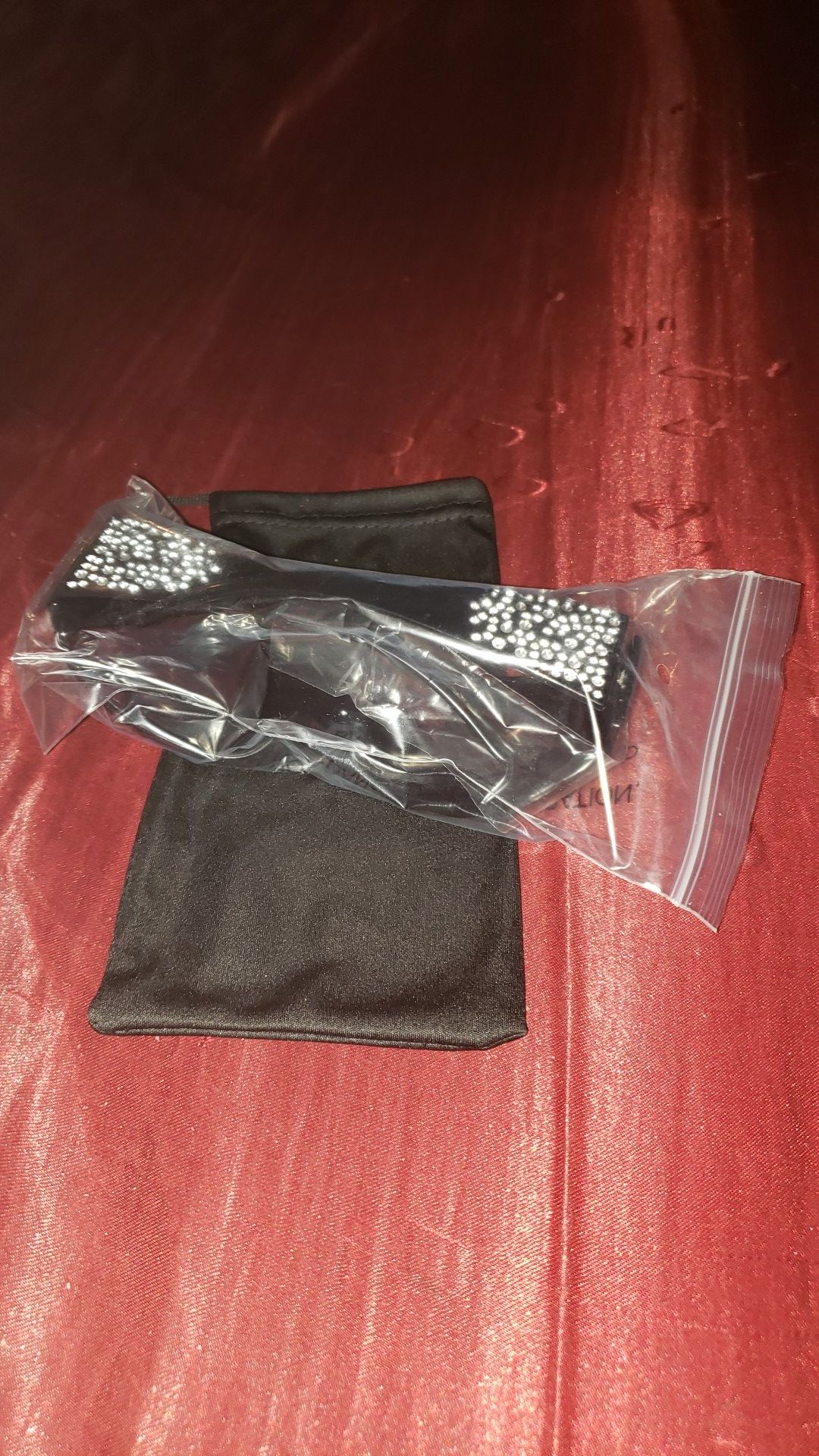 BLACK WOMEN EMBELLISHED WRAP SUNGLASSES WIT RHINESTONES ON BOTH SIDES OF DA ARMS, N DA FRONT SIDES 2, N 100% UV PROTECTION FROM DA SUN!!!!!!!!!!!!!!