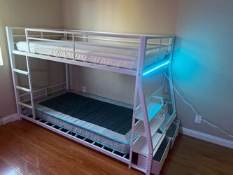Twin bunk bed with mattress
