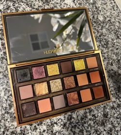 Eyeshadow huda beauty