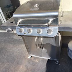 CharBroil Gas BBQ grill, 4 Year's Old